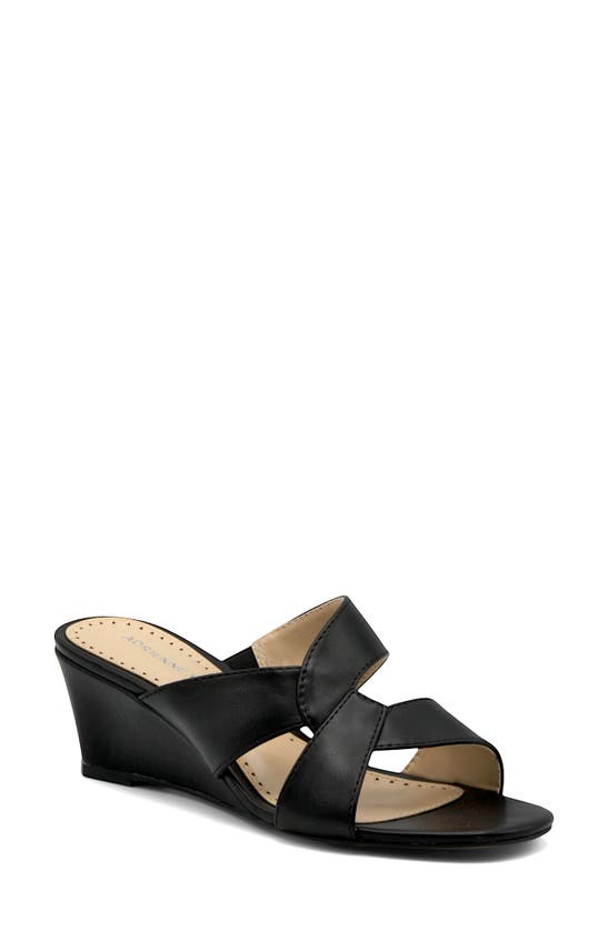 Adrienne Vittadini Aiden Wedge Sandal In Black