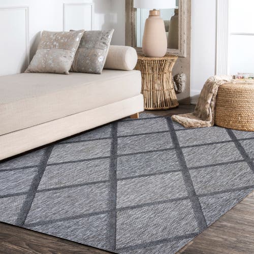 Shop Jonathan Y Salines Diamond Trellis Indoor/outdoor Area Rug In Dark Grey