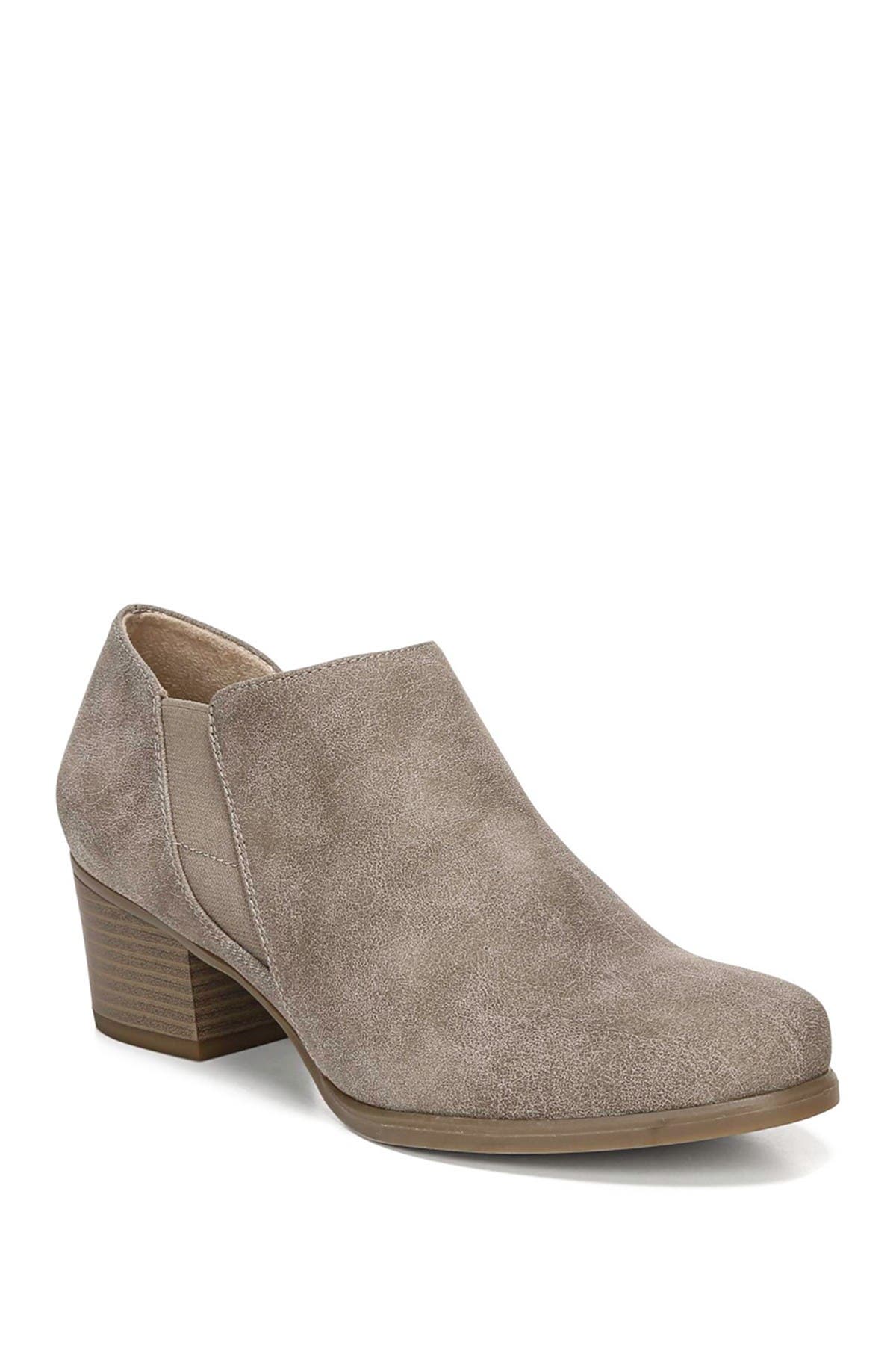 nordstrom rack naturalizer shoes