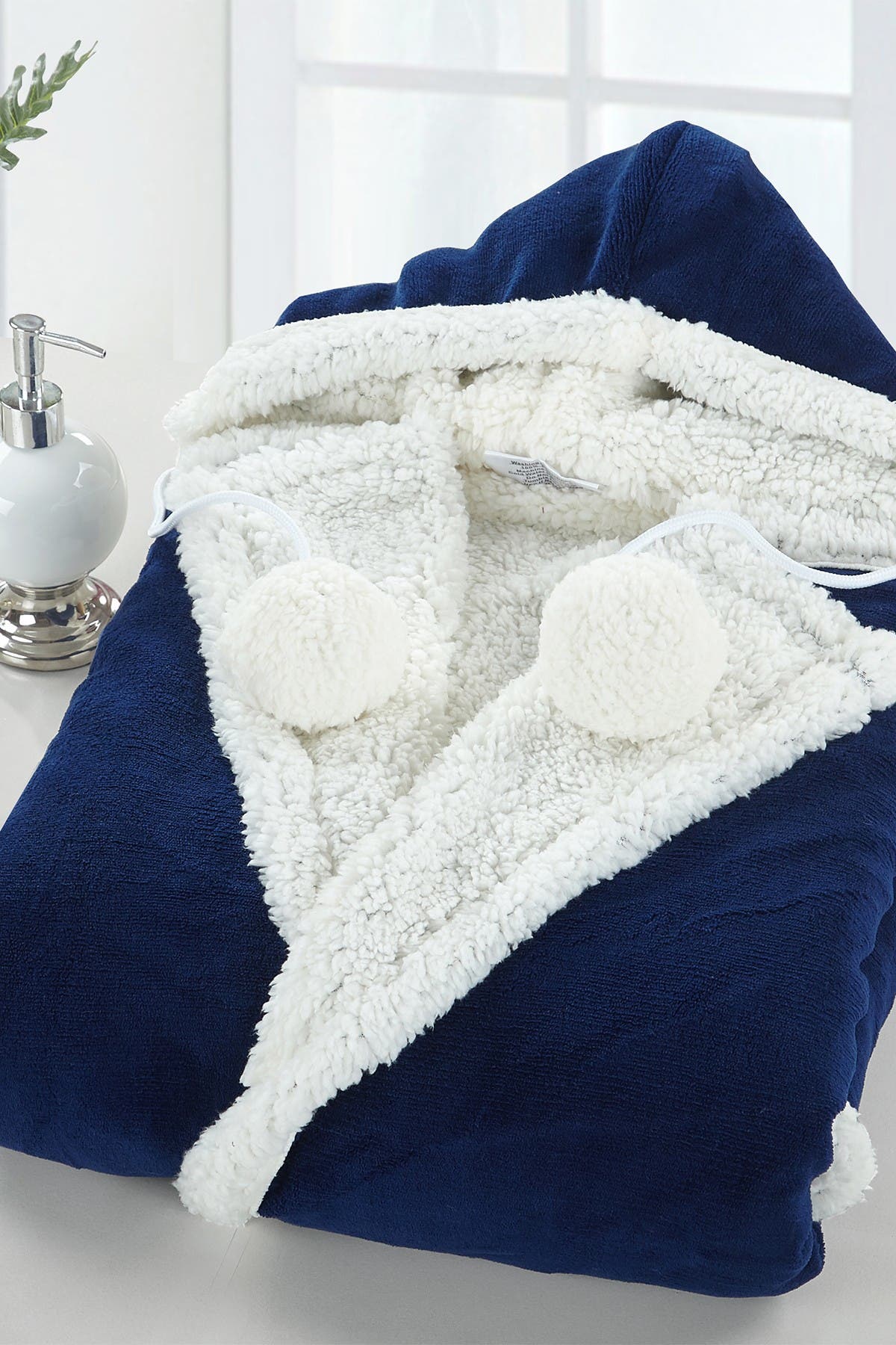 chic hooded blanket