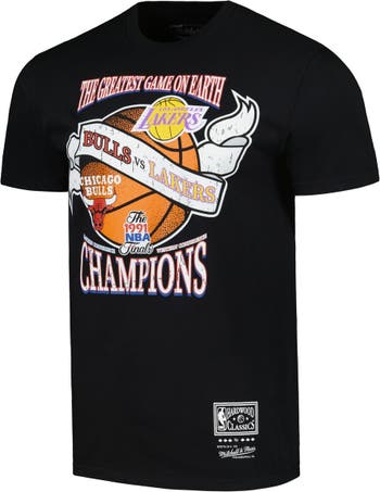 Men's Mitchell & Ness Chicago Bulls NBA 1991 Champions Graphic T-Shirt