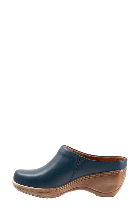 Softwalk Madison Clog In Navy Leather