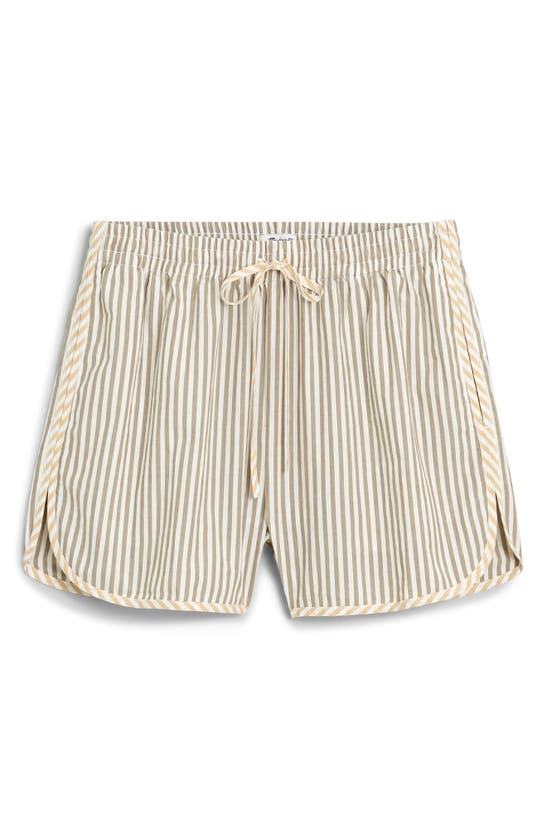 Shop Madewell Dolphin Hem Cotton Crinkle Shorts In Distant Surplus