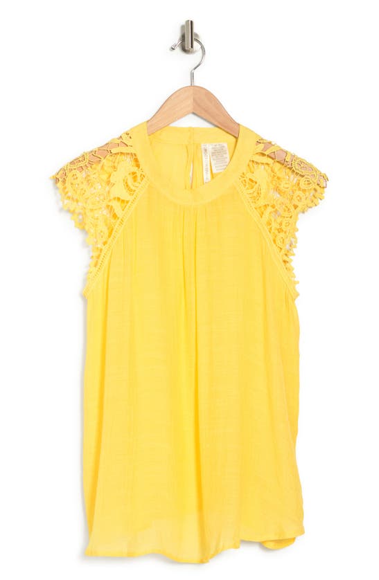 FORGOTTEN GRACE FORGOTTEN GRACE CROCHET CAP SLEEVE BLOUSE