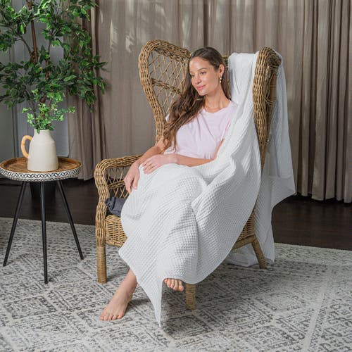 Comfy Cubs Adult Waffle Blanket In White