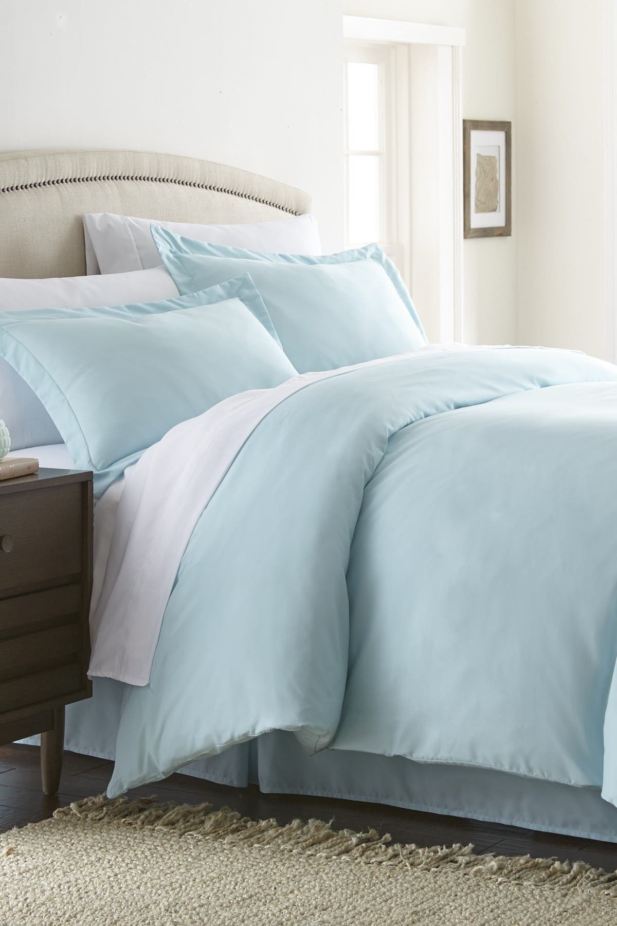 Click to view more detailed imagery on our partner's website Ienjoy Home Home Collection Premium Ultra Soft 3-piece Full/queen Duvet Cover Set In Aqua