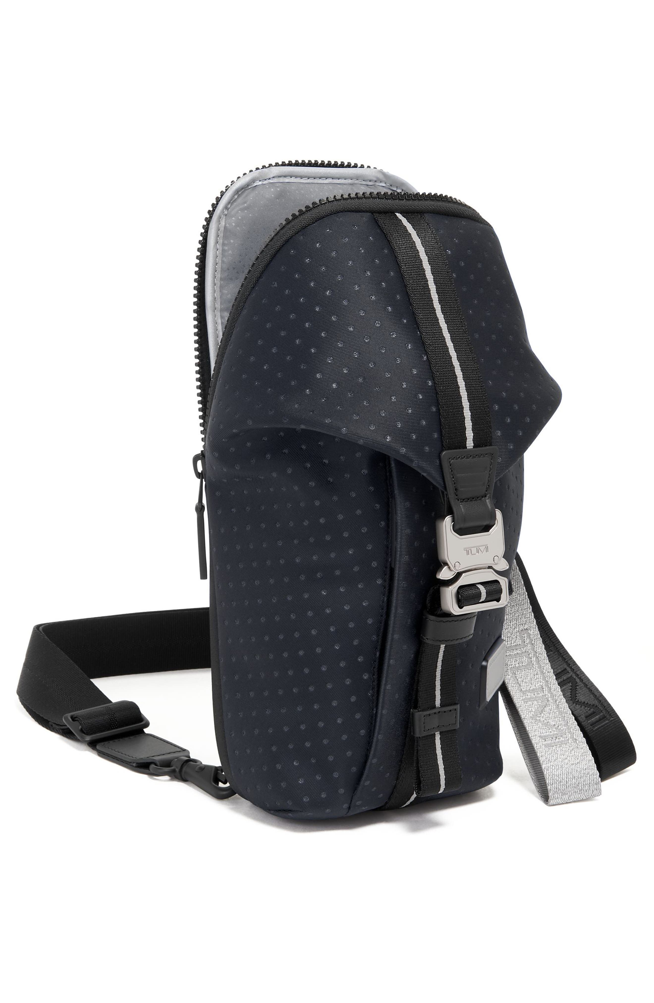 tumi tahoe bozeman sling
