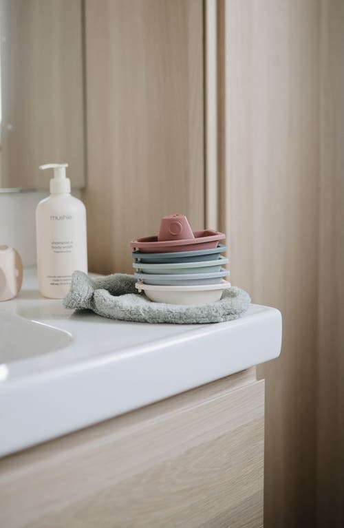 Mushie Set Of 5 Bath Boats In Original