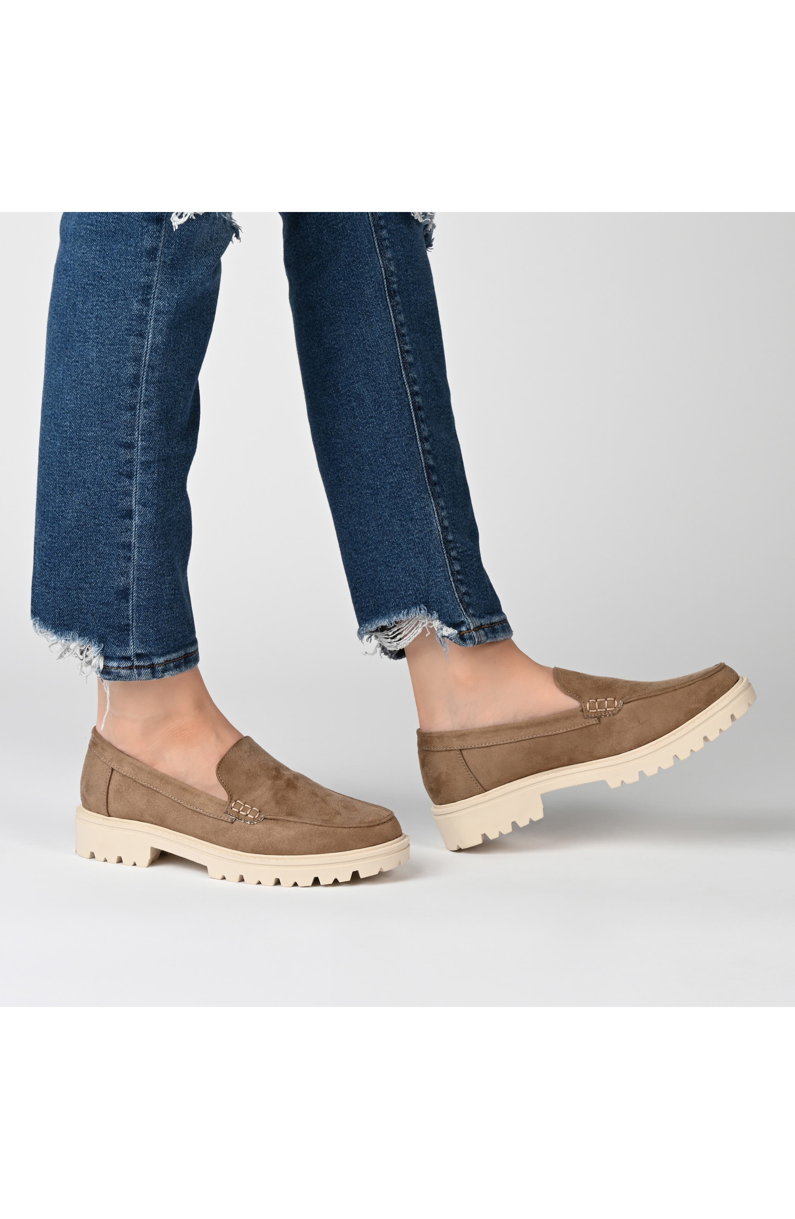 Journee Collection Erika Platform Loafer Narrow Width (Women