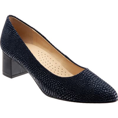 Trotters Kari Pointy Toe Pump, Blue