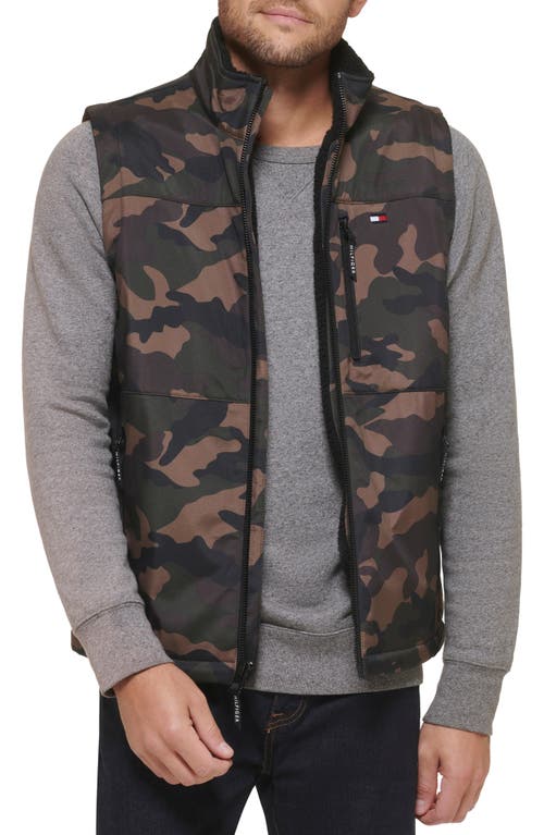 Tommy Hilfiger Water Resistant Faux Shearling Lined Quilted Vest In Camouflage