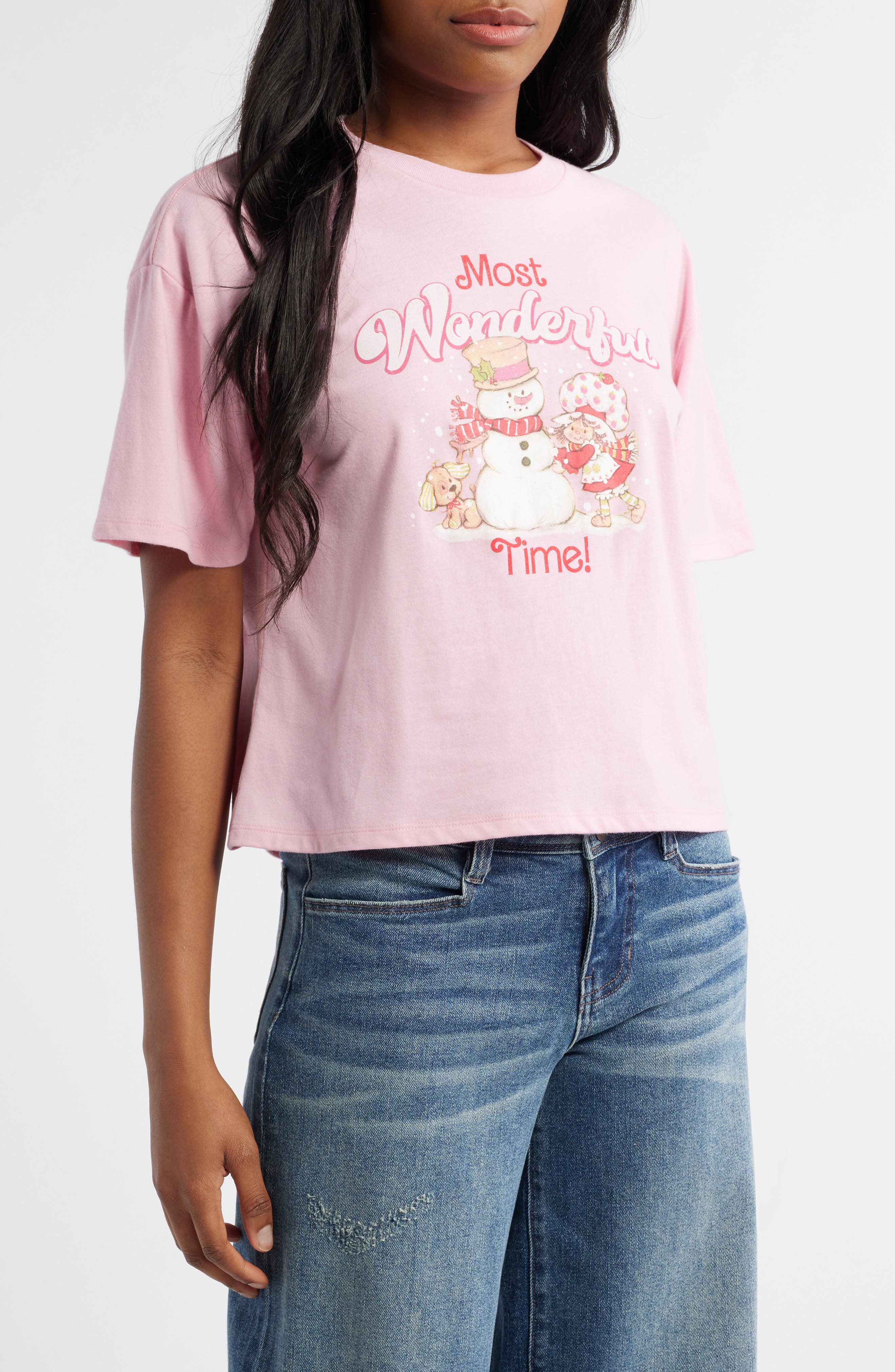 Vinyl Icons Strawberry Shortcake® Snowman Graphic Crop T-Shirt in Pink 