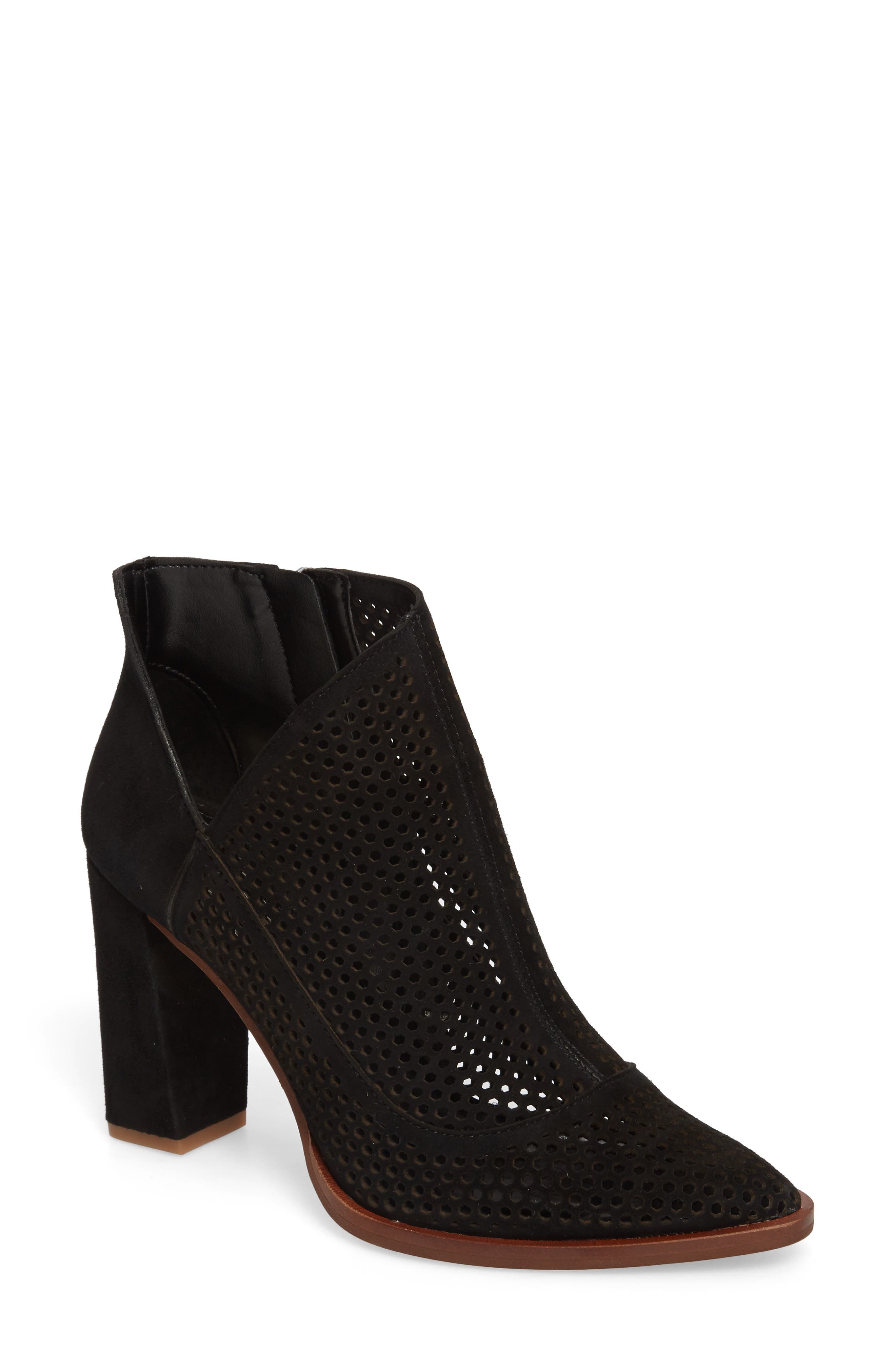 vince camuto levesna bootie