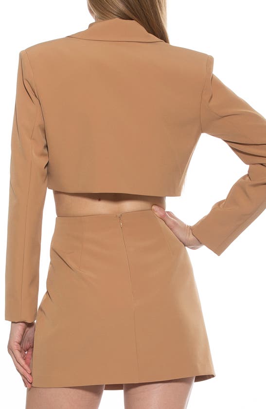 Alexia Admor Jane Cropped Long Sleeve Jacket In Nude