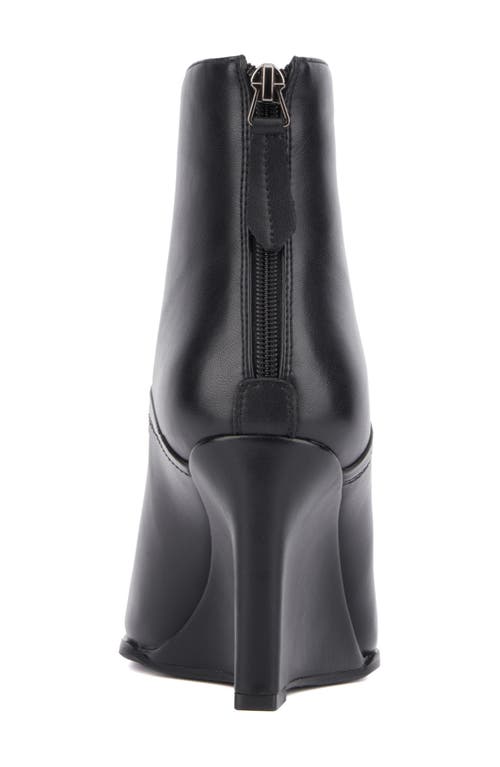 Torgeis Notched Wedge Boot In Black