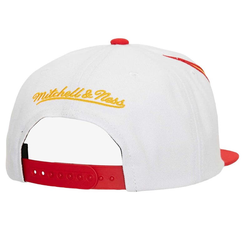 Shop Mitchell & Ness White/red Atlanta Hawks Waverunner Snapback Hat