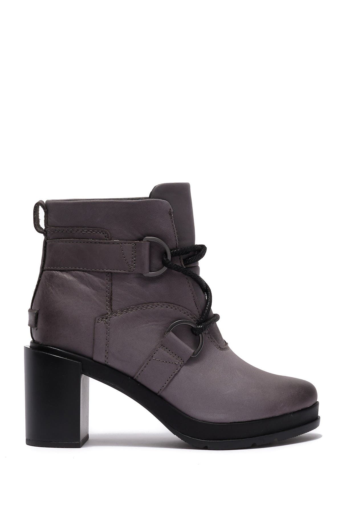 sorel margo cut out boot