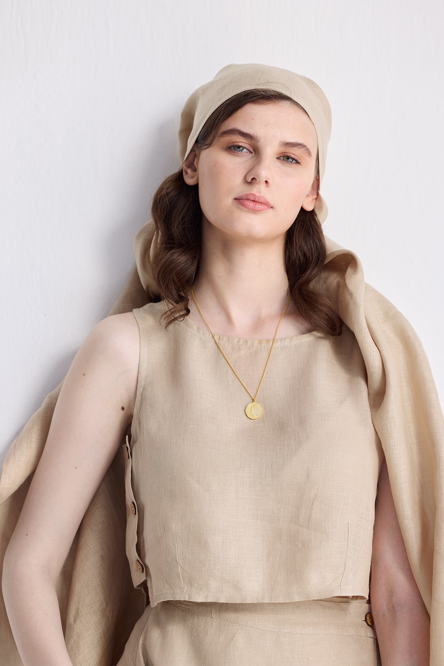 Reistor Boxy Crop Top In Neutral Beige