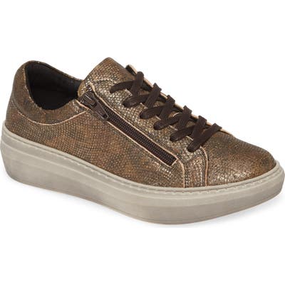 Cloud Quantas Zip Sneaker - Metallic