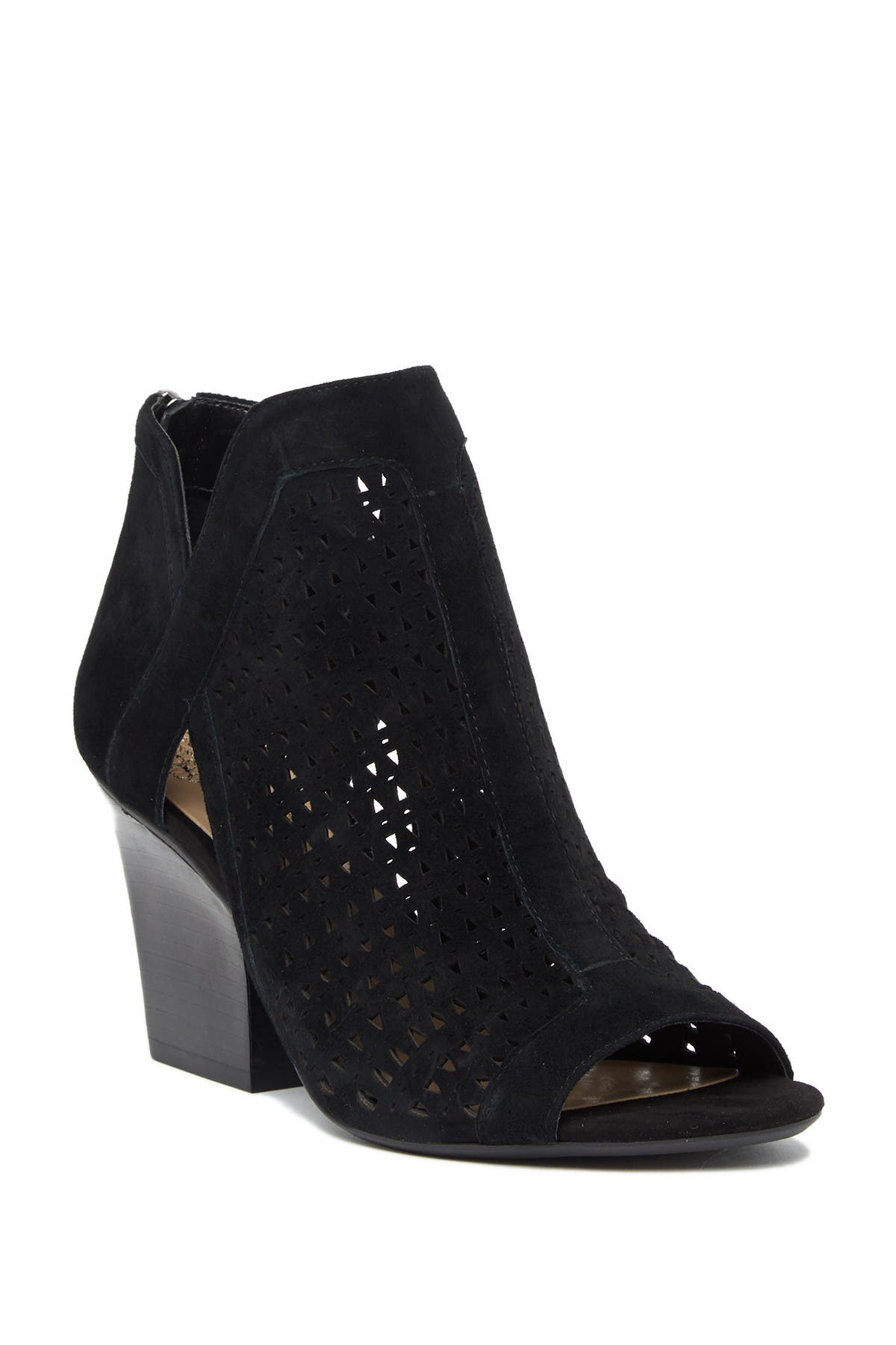 vince camuto cachinta