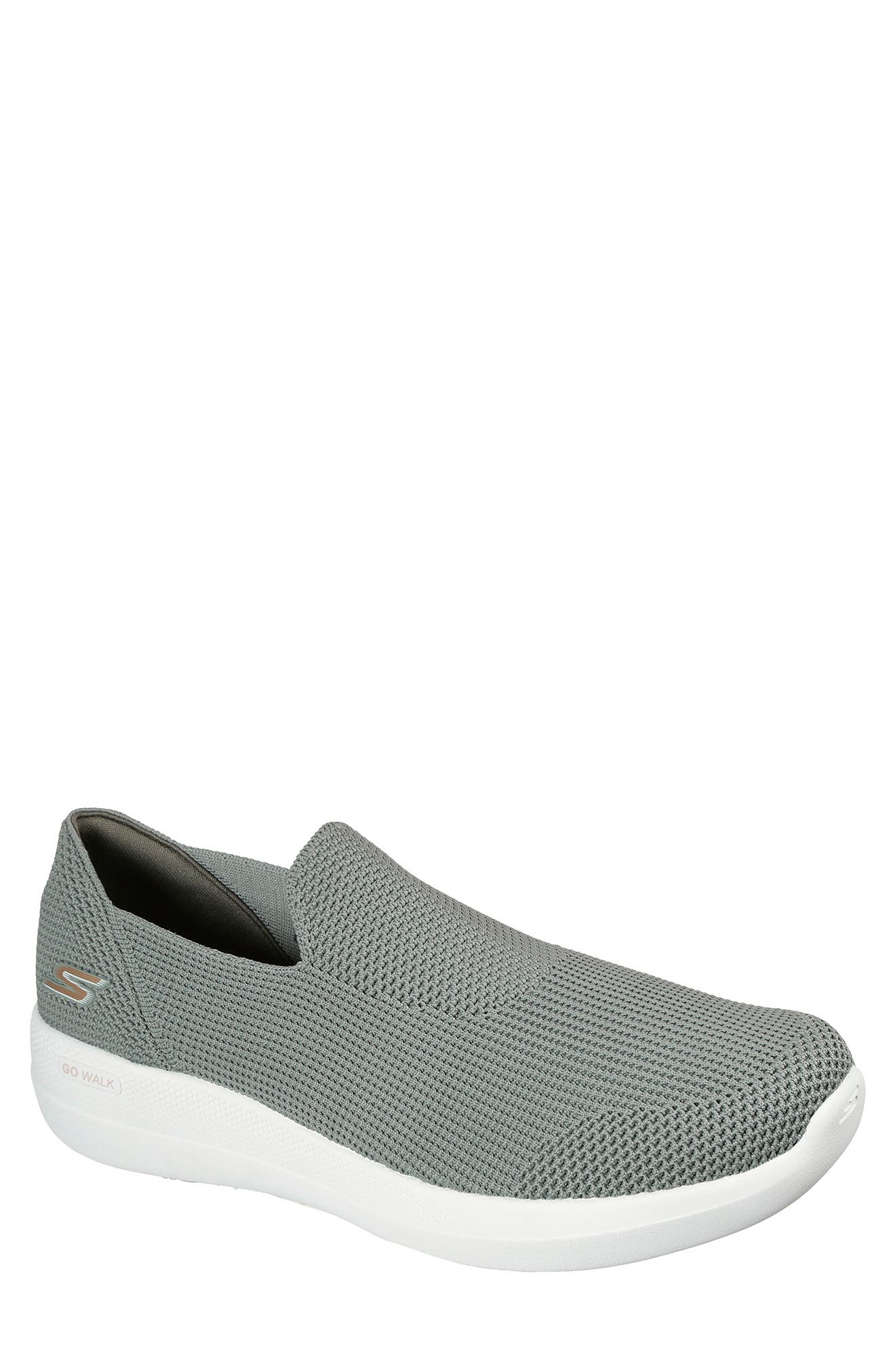 sketchers slip on