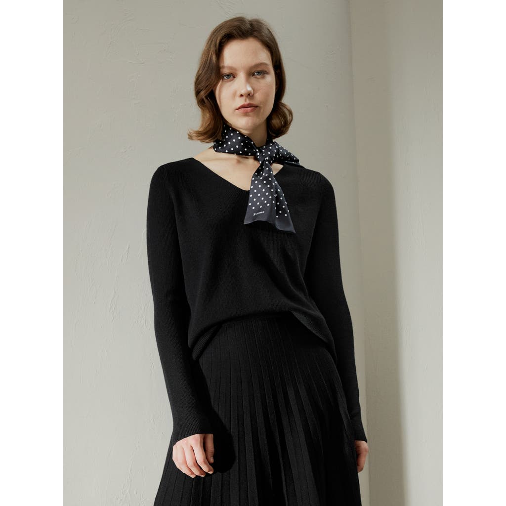 Lilysilk V-neck Ultra-fine Merino Wool Sweater In Black