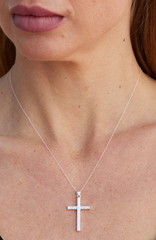 Savvy Cie Jewels Textured Cross Pendant Necklace In Silver
