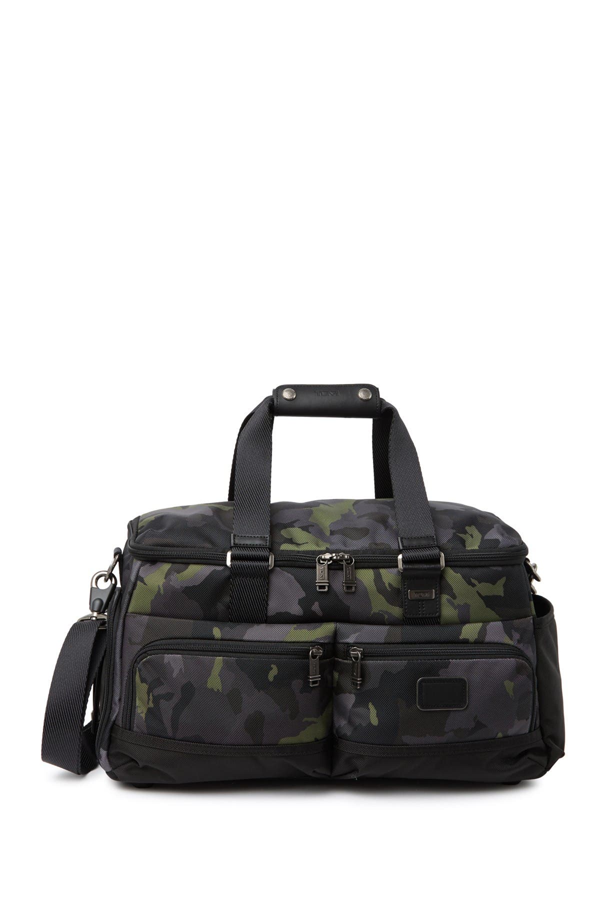 tumi gym bag