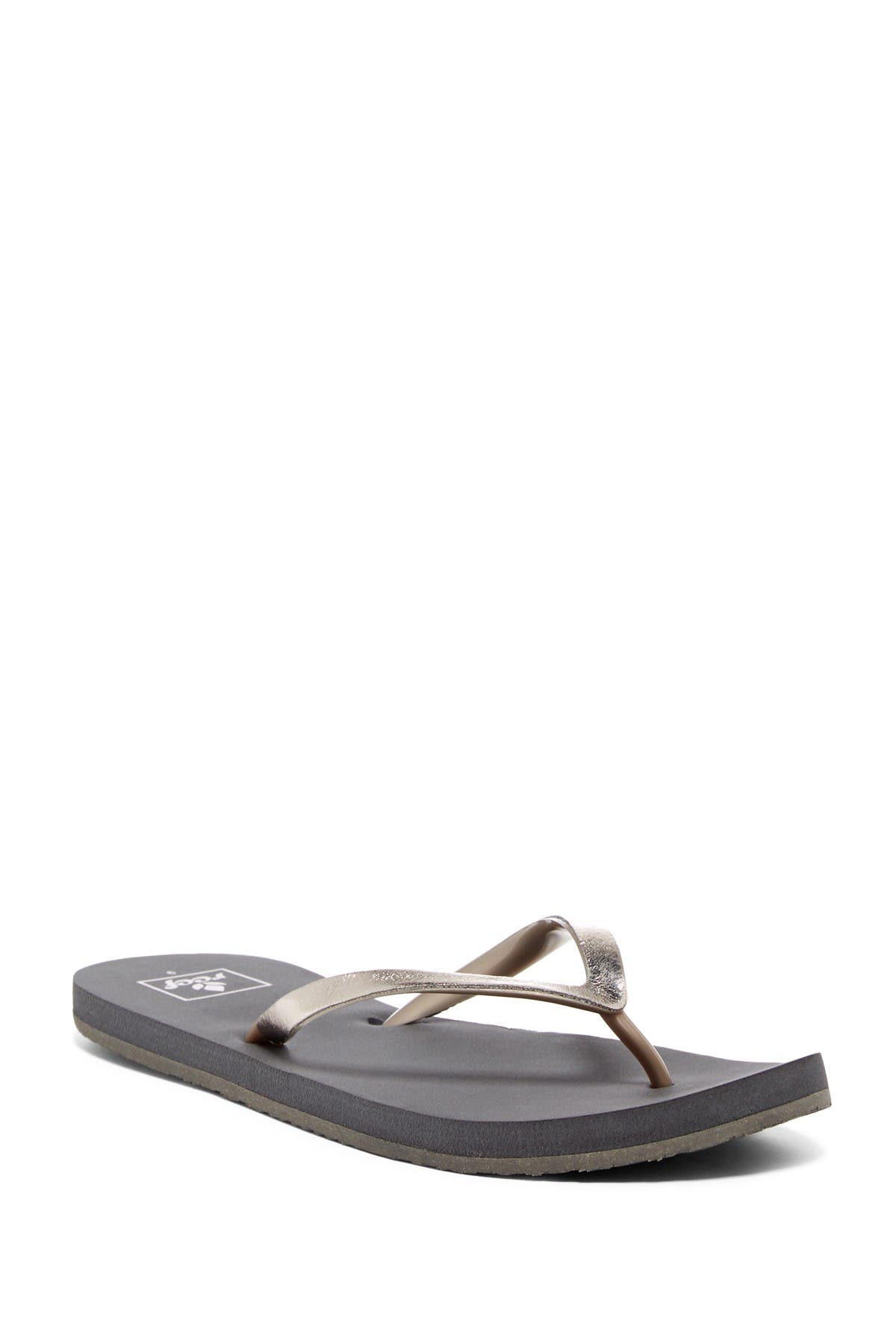 nordstrom rack reef sandals