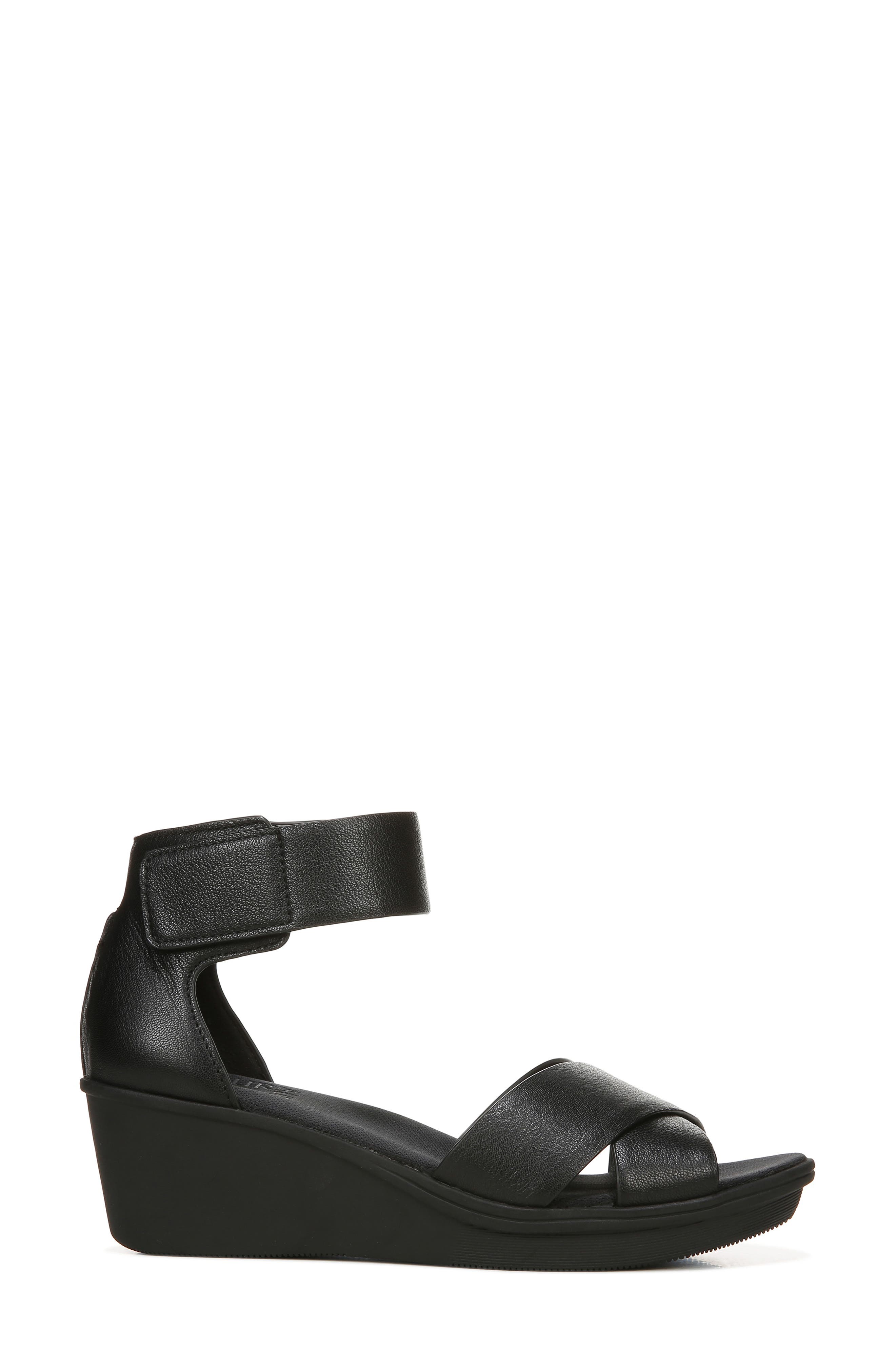 naturalizer black platform sandals