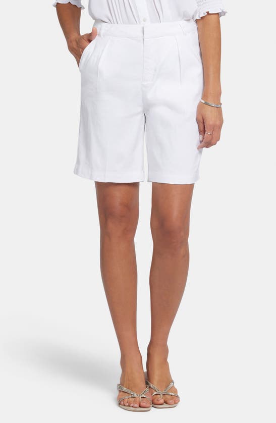 Shop Nydj Relaxed Linen Blend Shorts In Optic White