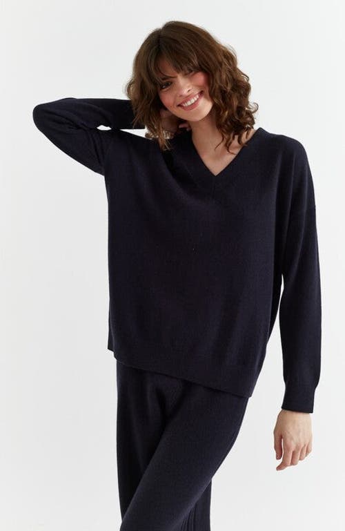 Shop Chinti & Parker Pure Cashmere Relaxed V-neck Sweater In Navy