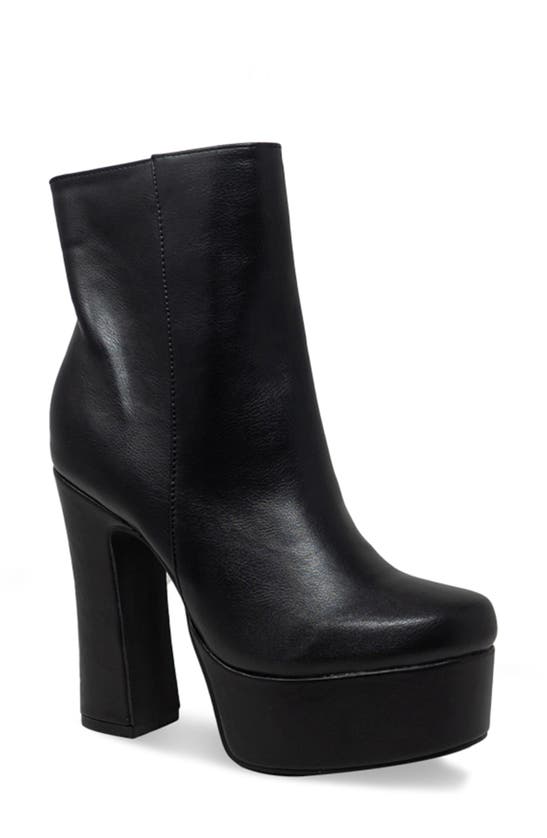 Chase & Chloe Chunky Platform Boot In Black Pu