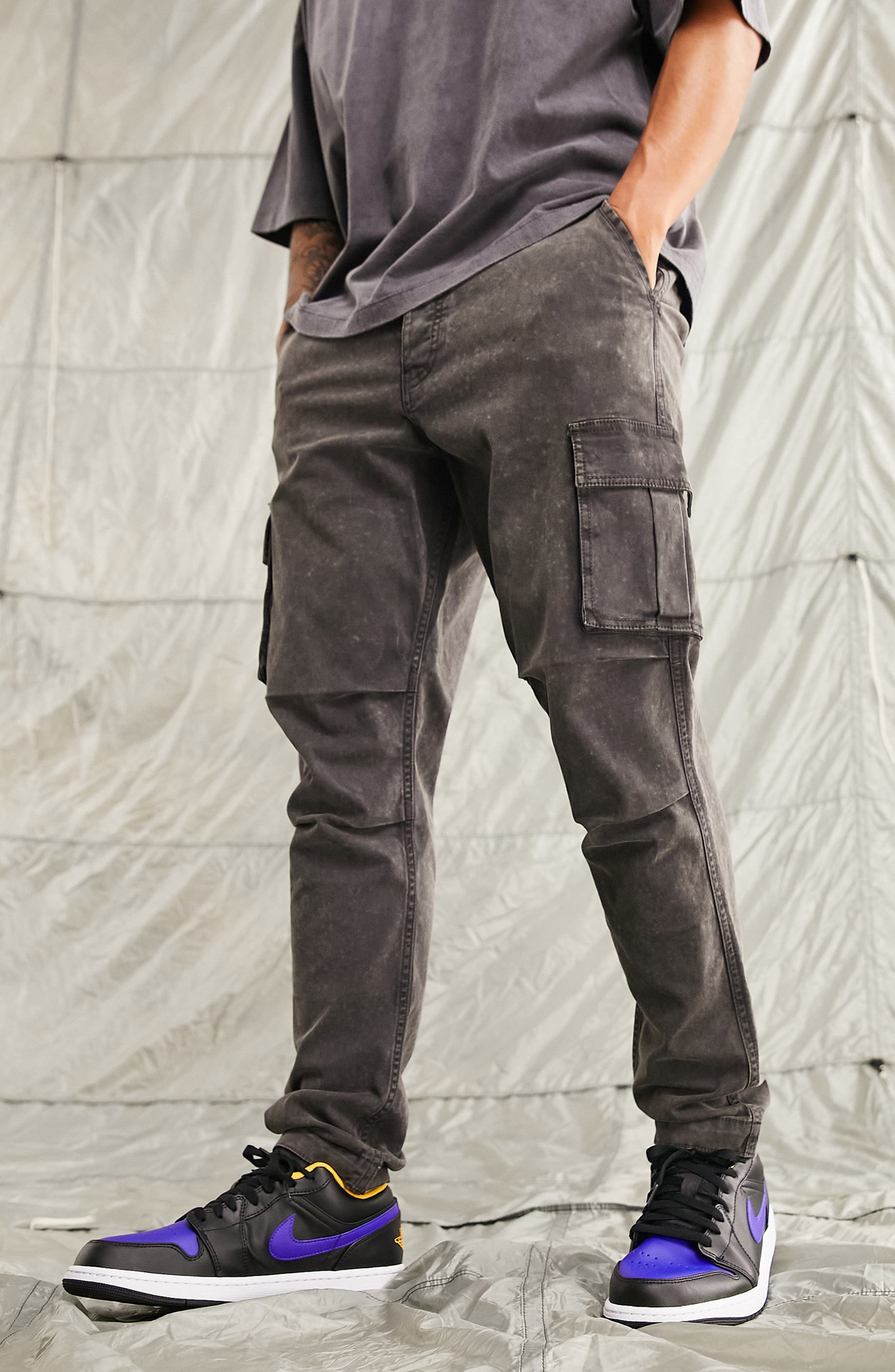 grey cargo pants mens outfit