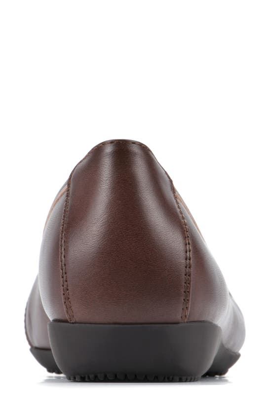 Cliffs By White Mountain White Mountain Charmed Flat In Brown Smooth