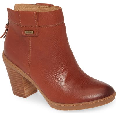Sofft Gwinith Waterproof Bootie, Brown