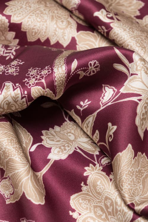Elizabetta Esmeralda In Burgundy