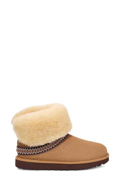 UGG(R) UGG(R) CLASSIC SHORT CRESCENT BOOTIE 