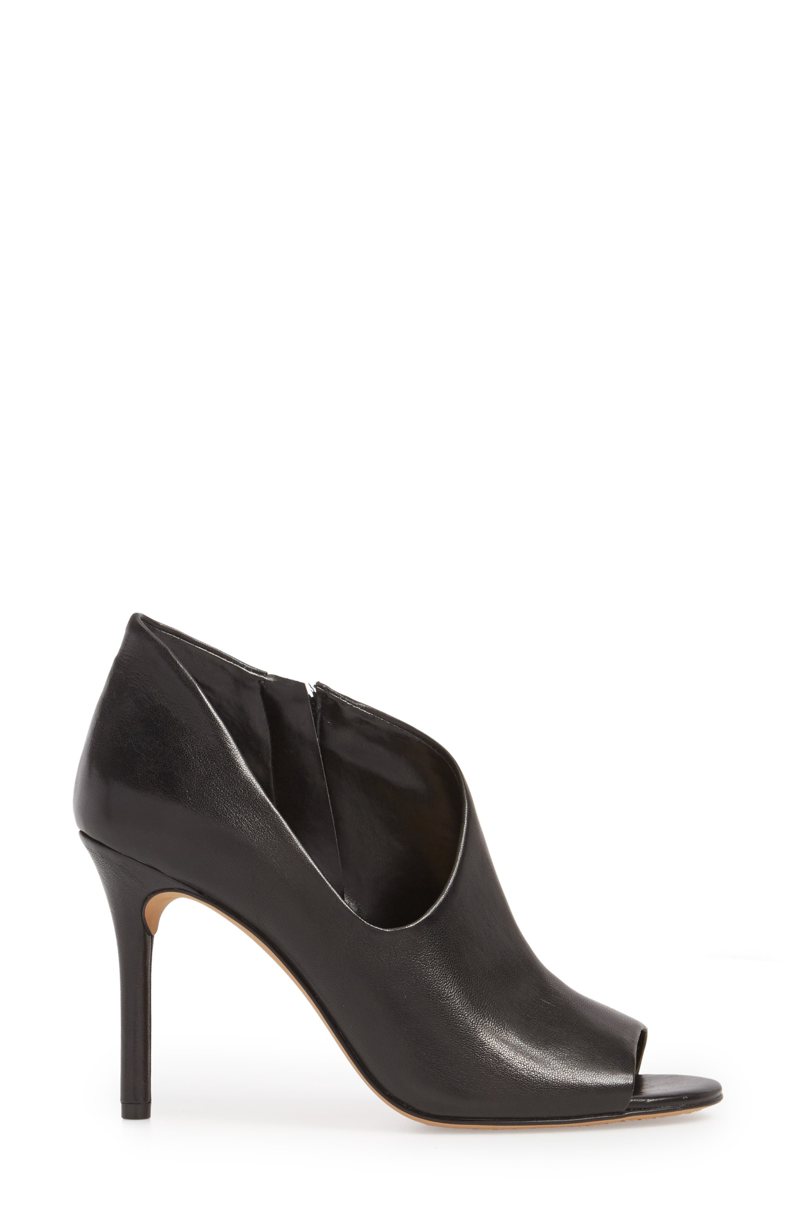 vince camuto careeta pump