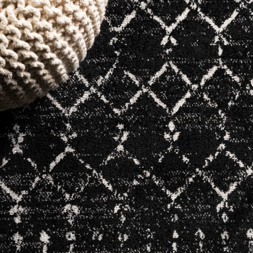 Jonathan Y Moroccan Hype Boho Vintage Diamond Round Area Rug In Black/ivory