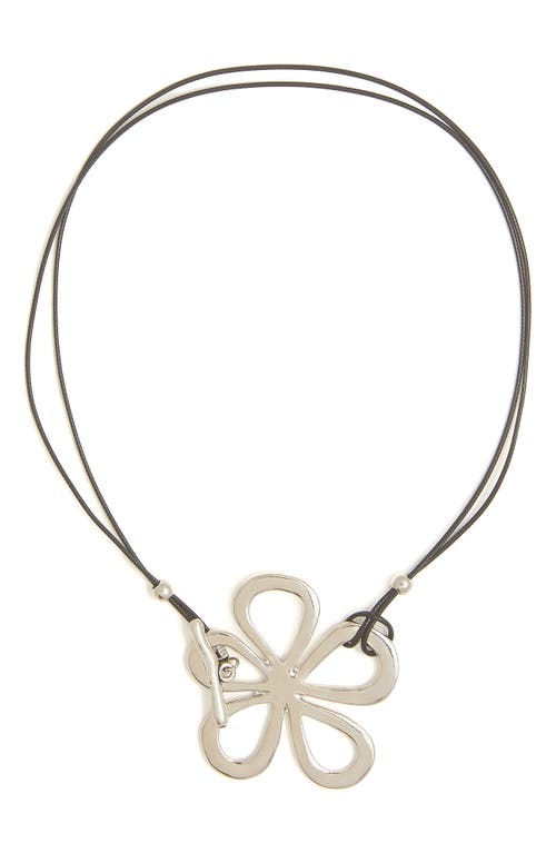 Patti Flower Pendant Necklace in Silver