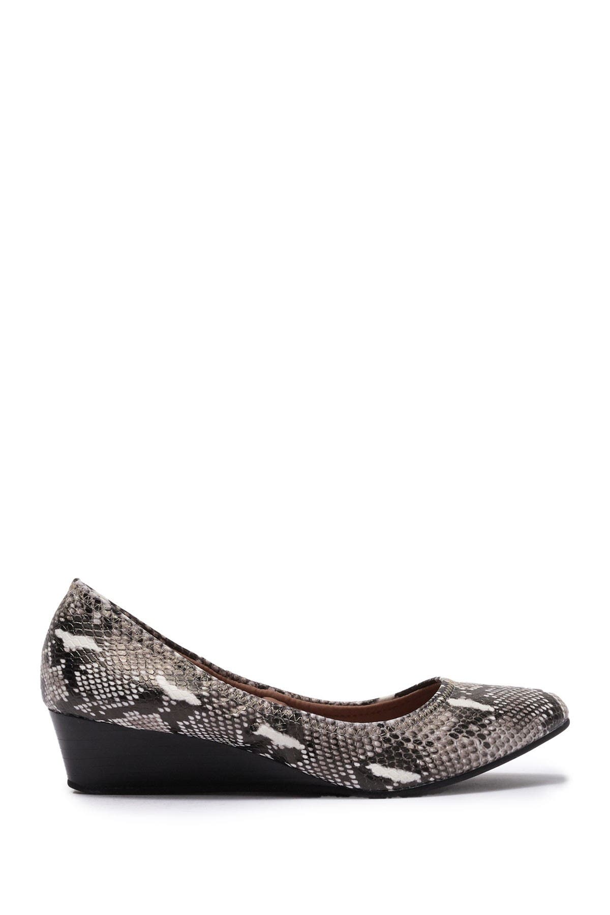 susina fraya leather wedge pump