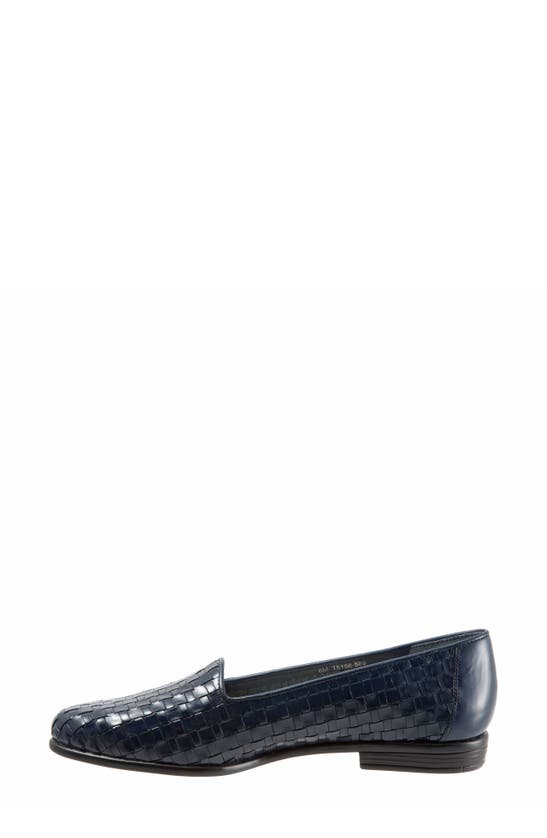 Trotters Liz Slip-on Loafer In Navy Calfs