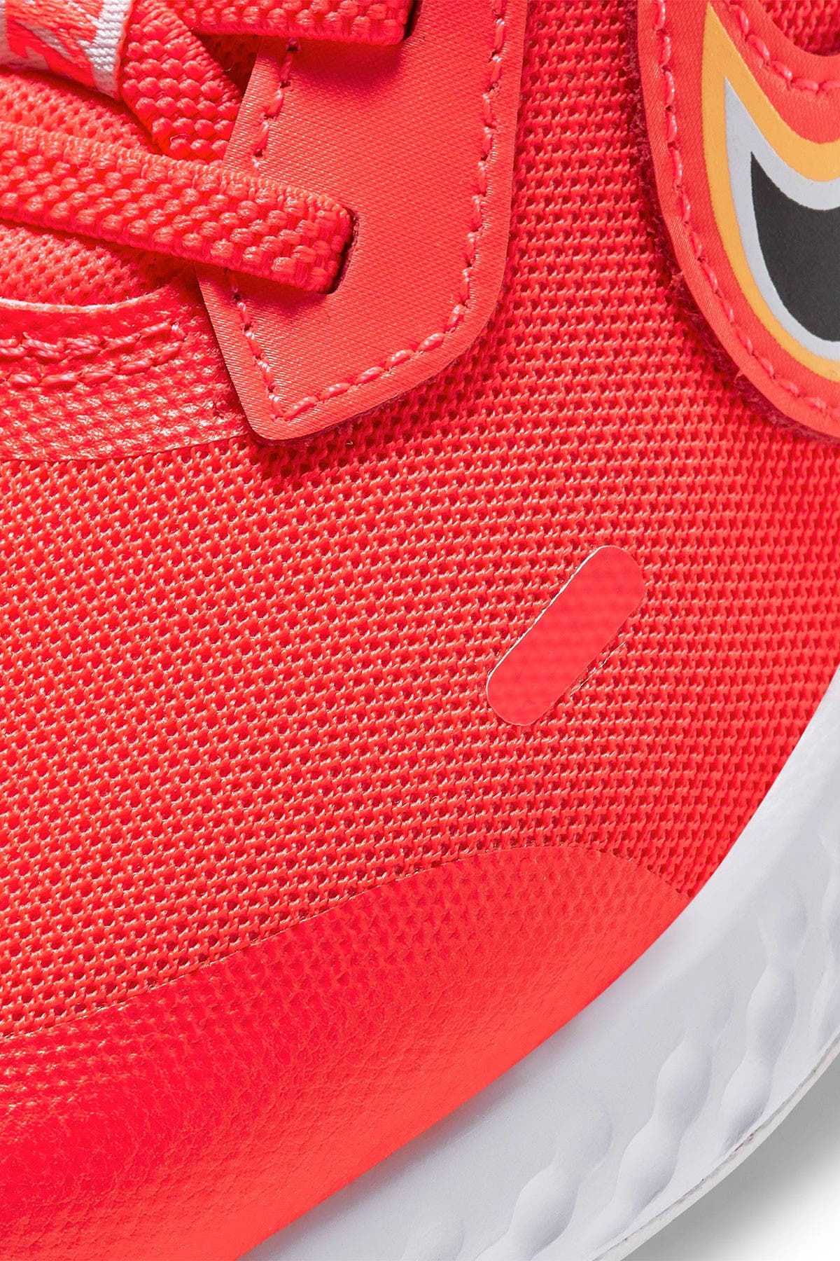 nike revolution fire