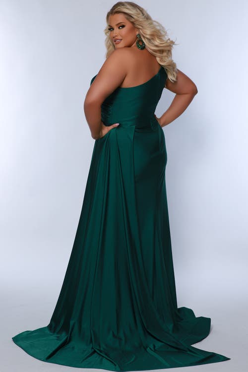 SYDNEY'S CLOSET SYDNEYS CLOSET SIMPLE ONE SHOULDER FITTED PLUS SIZE FORMAL DRESS WITH CAPE 