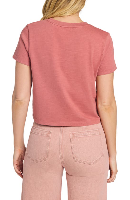 Shop Faherty Sunwashed Organic Cotton Crop T-shirt In Kelly Pink