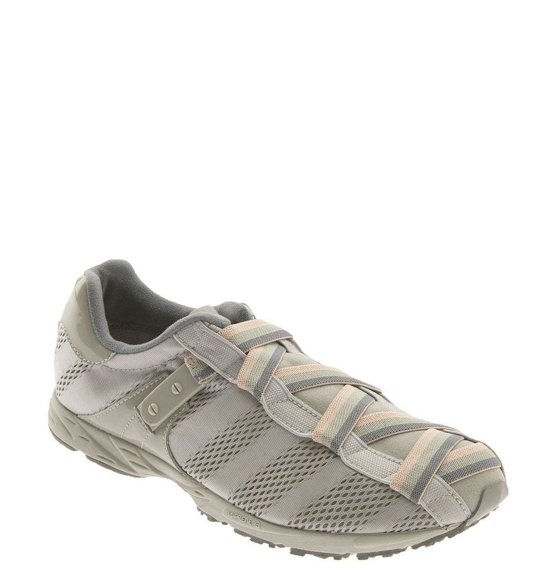 laceless hiking shoes