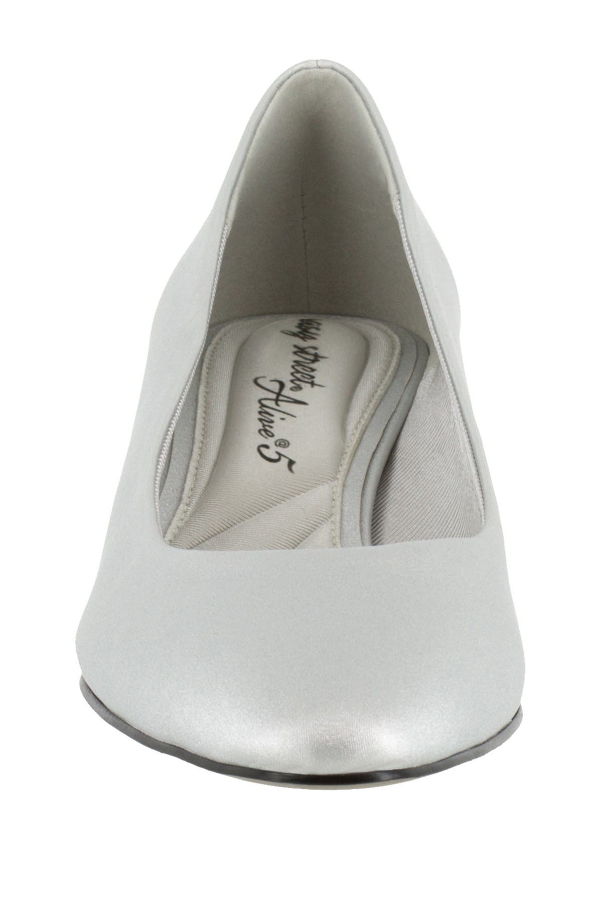 easy street prim pump