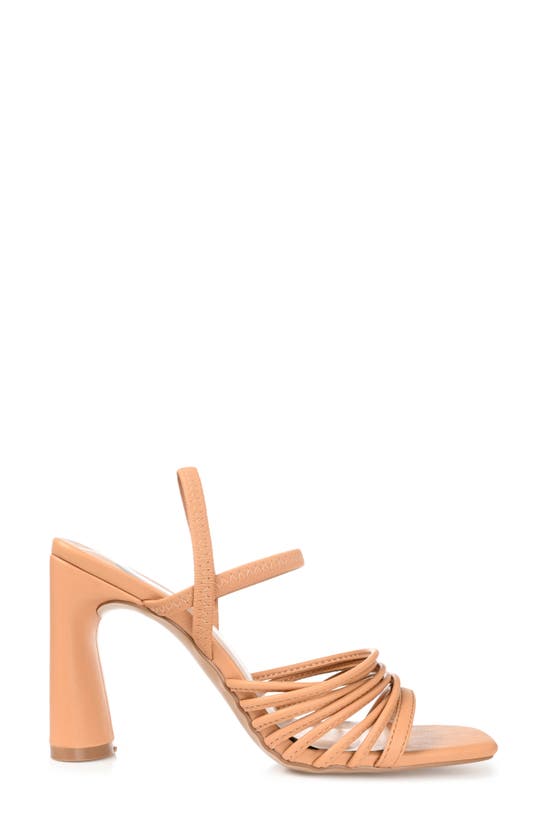 Journee Collection Hera Pump In Mocha