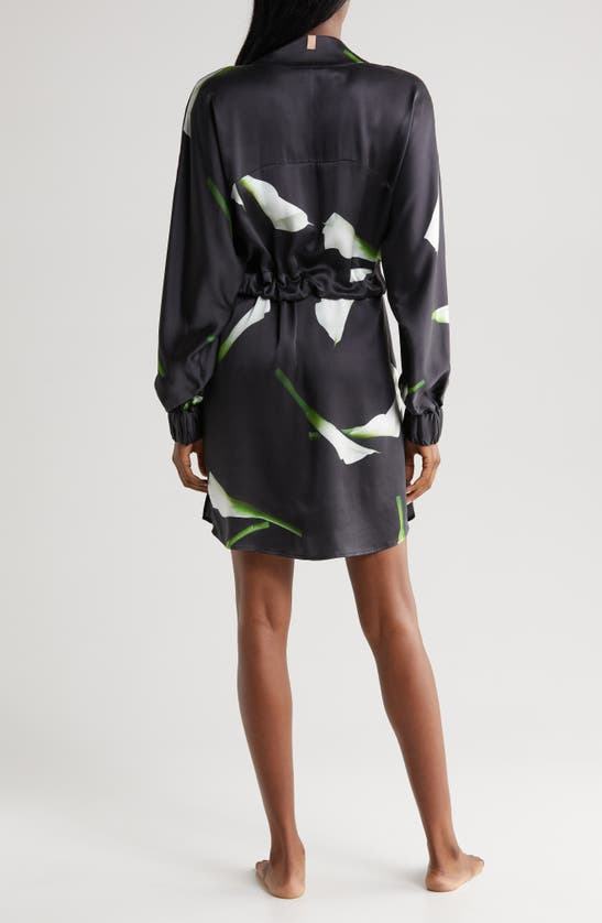 Shop Lunya Washable Silk Robe In Floating Lily Large